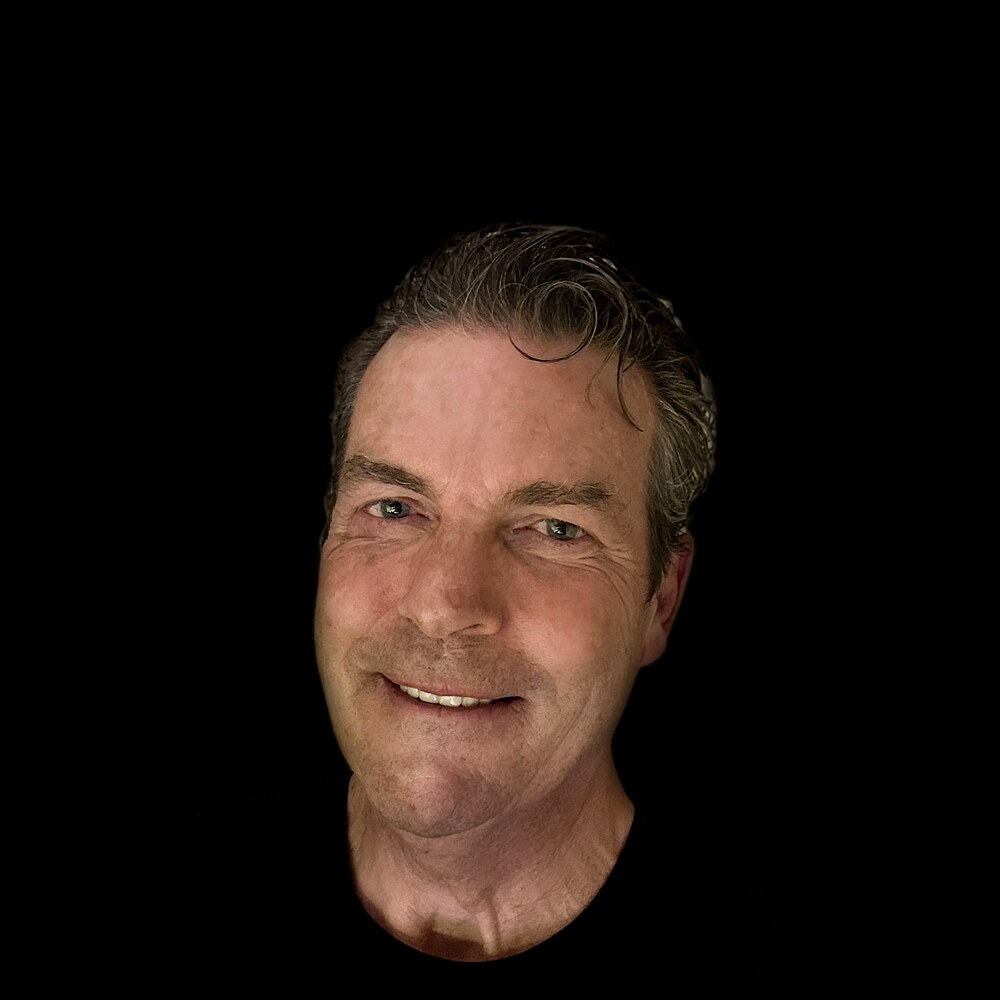 Steve, একটিউদাহরণ.com-এর প্রতিষ্ঠাতা